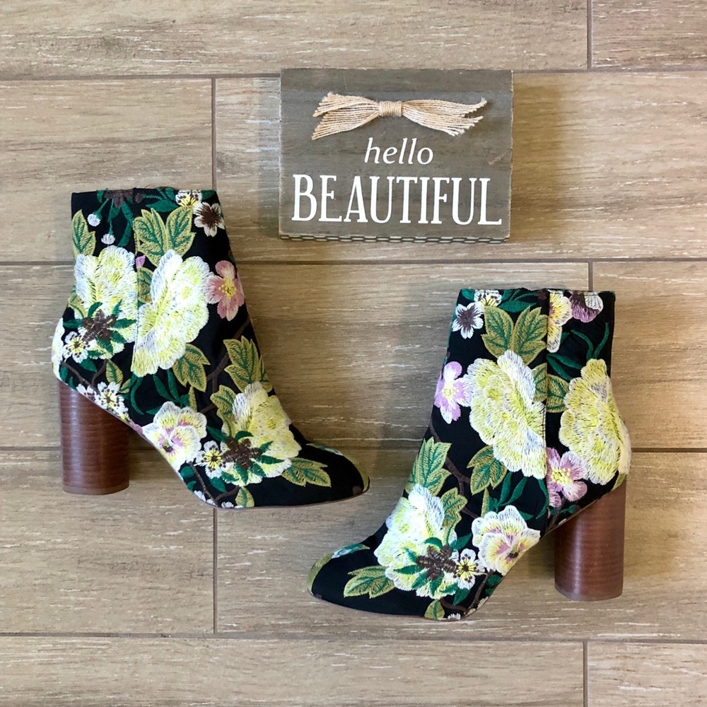 Sole Society Mulholland Embroidered Floral Boots